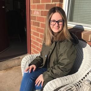 Meet your Posher, Alyssa